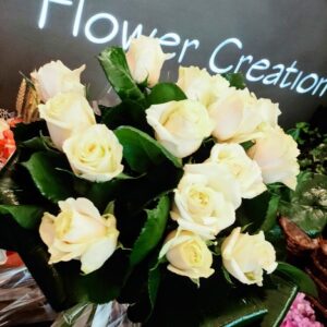 Fascio di rose bianche